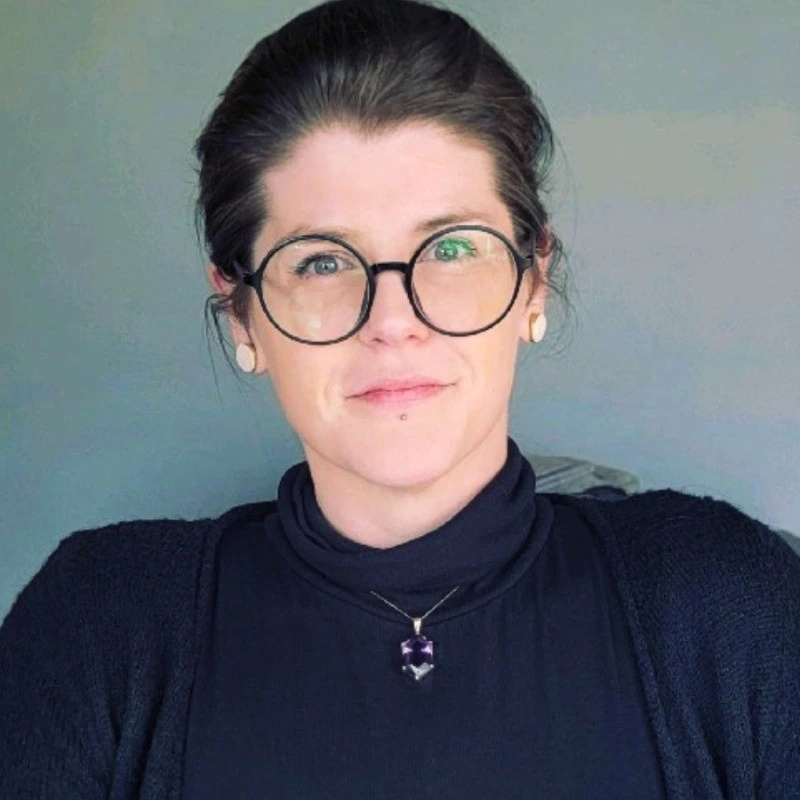 Picture of Caroline Tart, The founder of sharpen brands linkedin profile picture.
